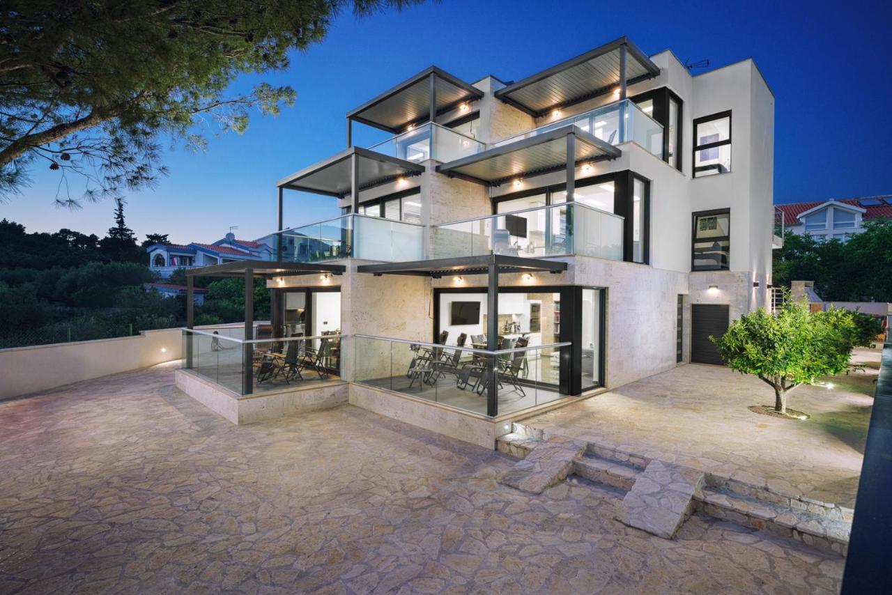 Tribalj Alexandra Apartments מראה חיצוני תמונה