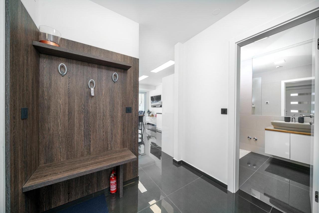 Tribalj Alexandra Apartments מראה חיצוני תמונה
