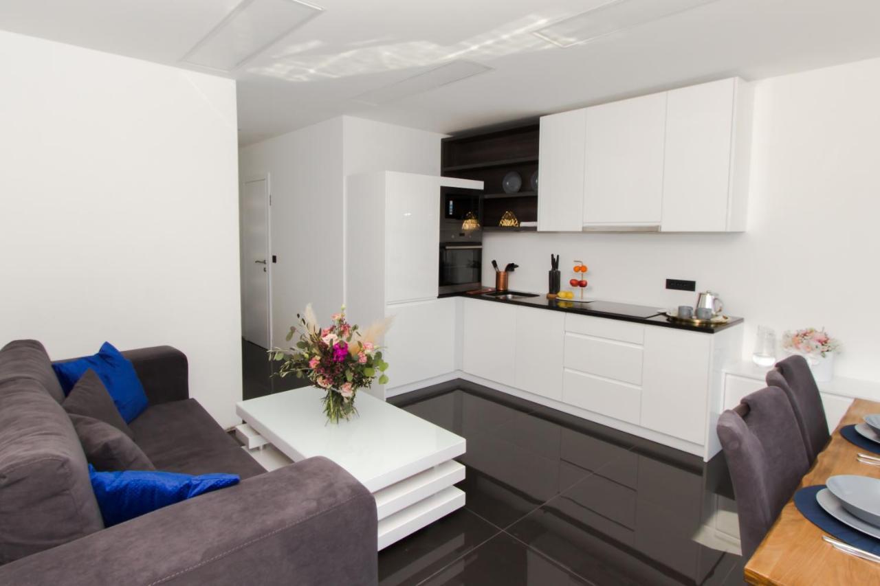 Tribalj Alexandra Apartments מראה חיצוני תמונה