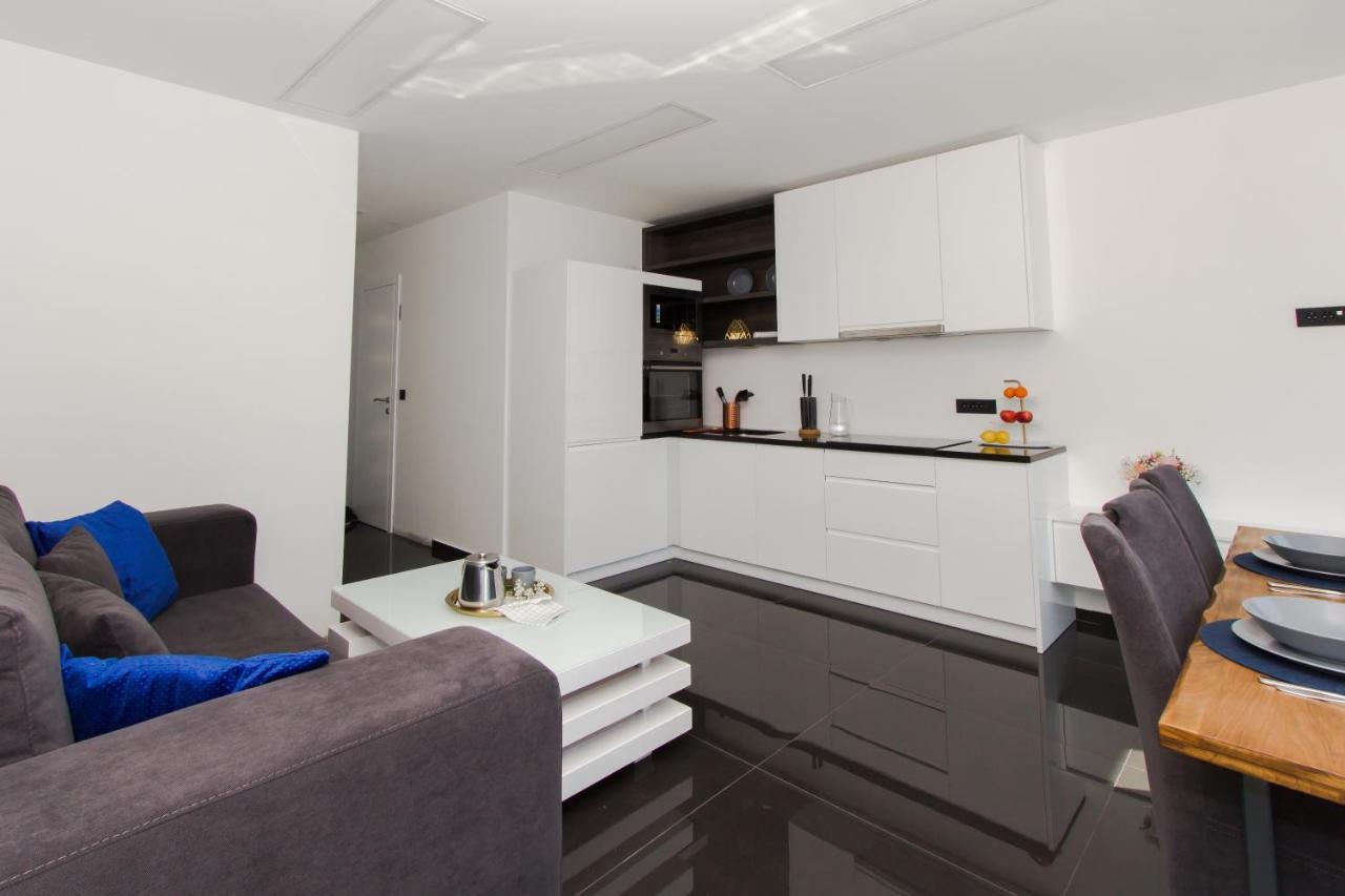 Tribalj Alexandra Apartments מראה חיצוני תמונה